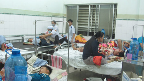 12 hai hành khách bị thương được cấp cứu ở bệnh viện Đa khoa tỉnh Bình Thuận