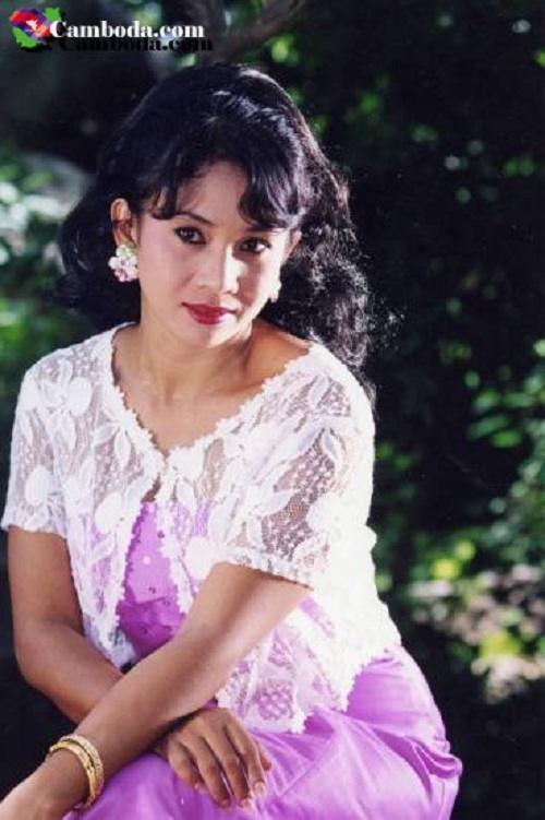 Nữ ca sĩ Piseth Pilika, tình nhân của ông Hun Sen - Ảnh chụp màn hình