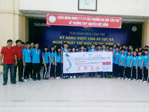 Tổng cục Du lịch, Báo Thanh Niên và Trường Saigonact triển khai cuộc thi tại Trường THPT Nguyễn Việt Hồng (TP.Cần Thơ) - Ảnh: Thanh Trần