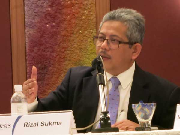 Học giả Rizal Sukma bác bỏ cơ sở của yêu sách đường 9 đoạn	Ảnh: Thục Minh 