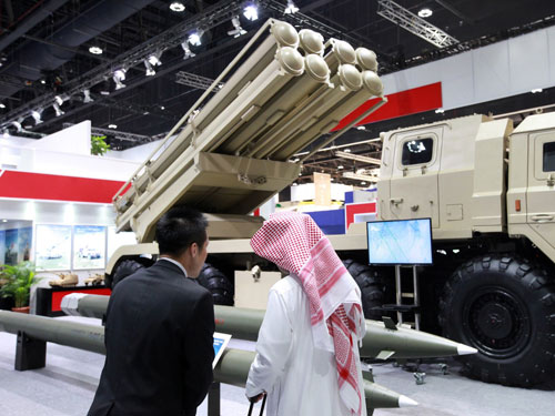 Vũ khí Trung Quốc tại một cuộc triển lãm quốc tế - Ảnh: Bloomberg