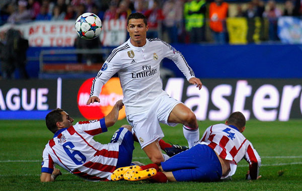Atletico cần phải vô hiệu hóa Ronaldo (giữa) thì mới mong tìm được một kết quả có lợi - Ảnh: AFP