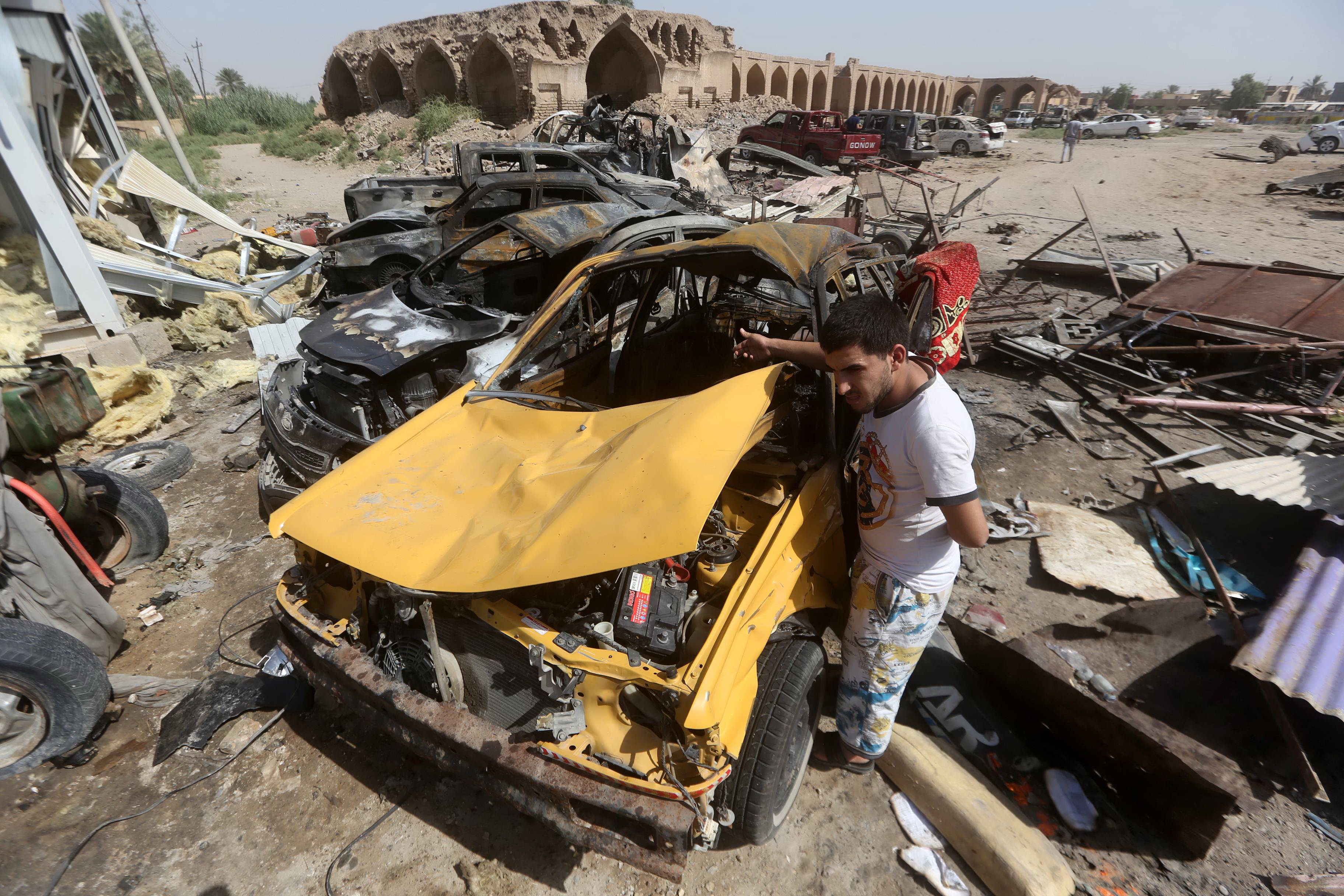 IS đánh bom rung chuyển Iraq, ít nhất 115 người chết 