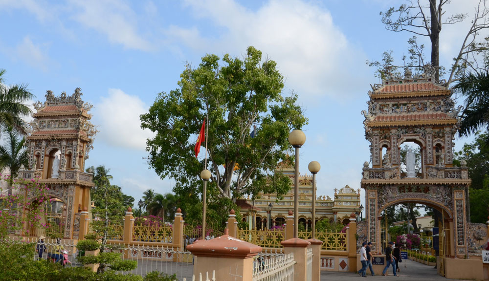 Cổng chùa Vĩnh Tràng