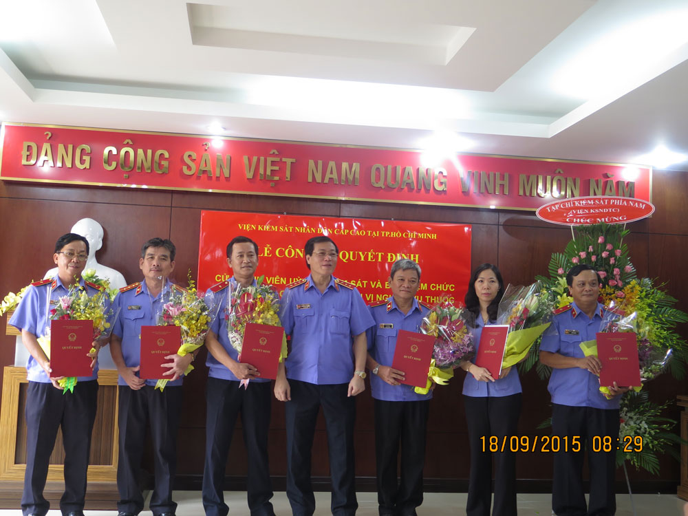 Ông Nguyễn Hải Phong bổ nhiệm các chức vụ lãnh đạo 3 phòng nghiệp vụ mới và chánh văn phòng. ẢNH: Phan Thương