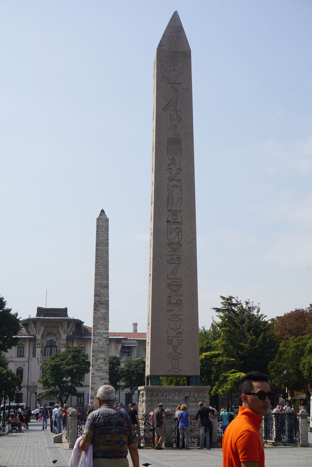 Cột tháp Ai Cập tại Quảng trường Hippodrome (Istanbul), do hoàng đế La Mã Théodosius lấy về - Ảnh: Hải Thành