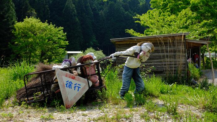 Rợn người ngôi làng búp bê tại Nhật Bản