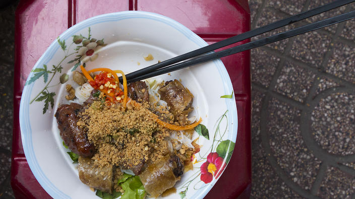 Kênh truyền hình Úc khuyên du khách nếm thử 5 món ăn Việt