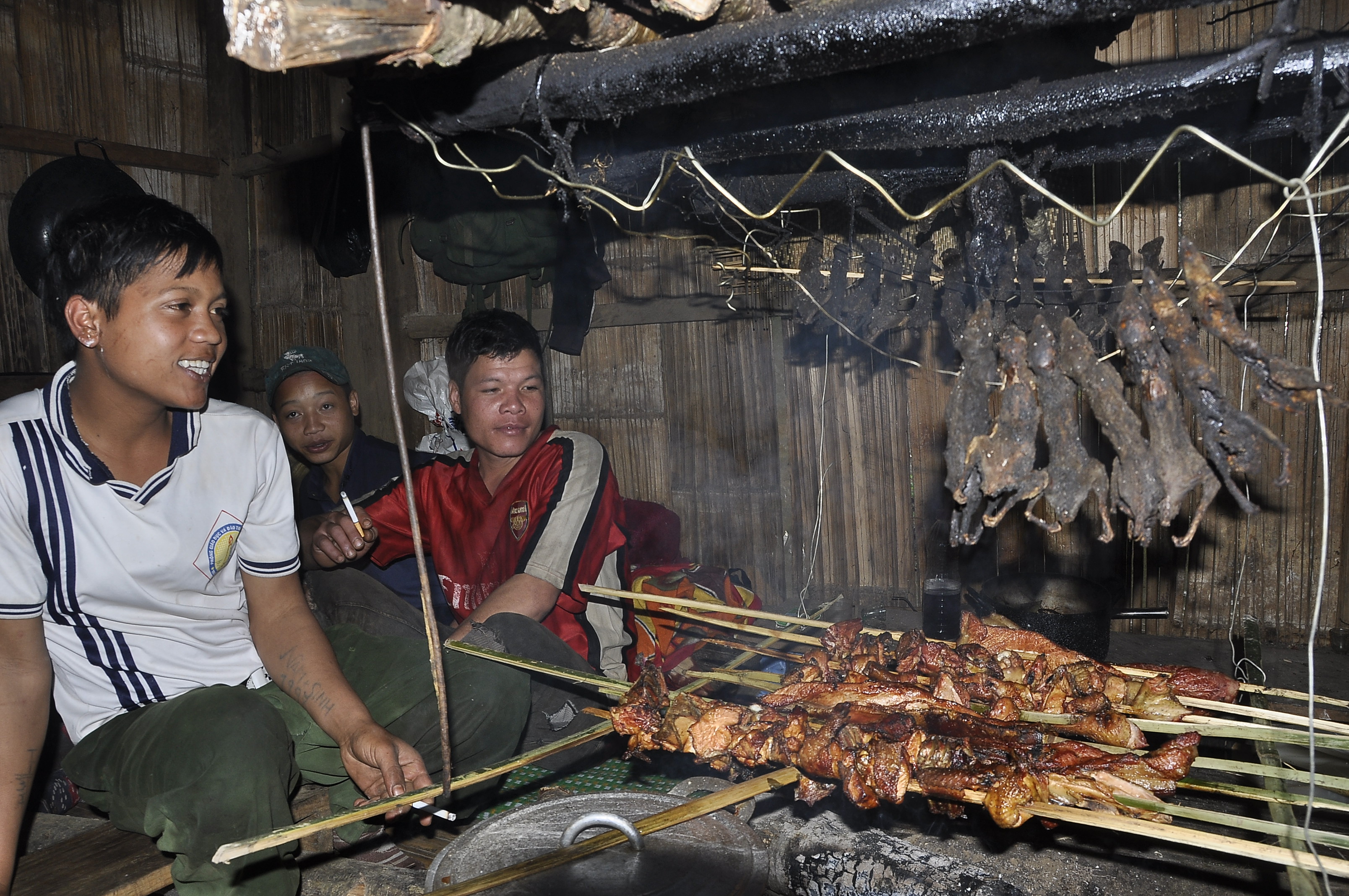 Săn lùng “kẻ trộm báu vật” của đại ngàn