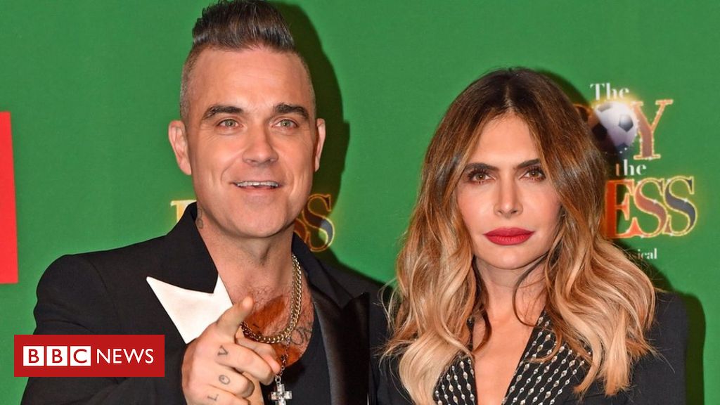 Ca sĩ Robbie Williams có con thứ tư bằng phương pháp mang thai hộ