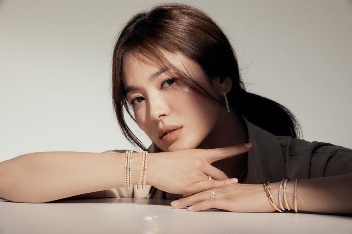 Song Hye Kyo bị nghi 'đá xéo' chồng cũ trong bài phỏng vấn mới