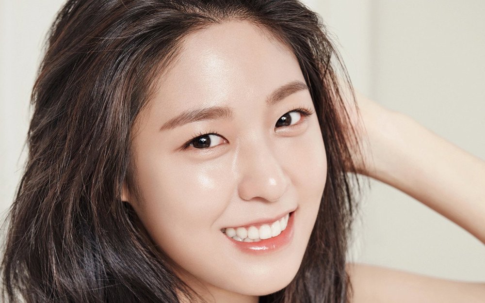 Seolhyun (AOA) bị khán giả đòi 