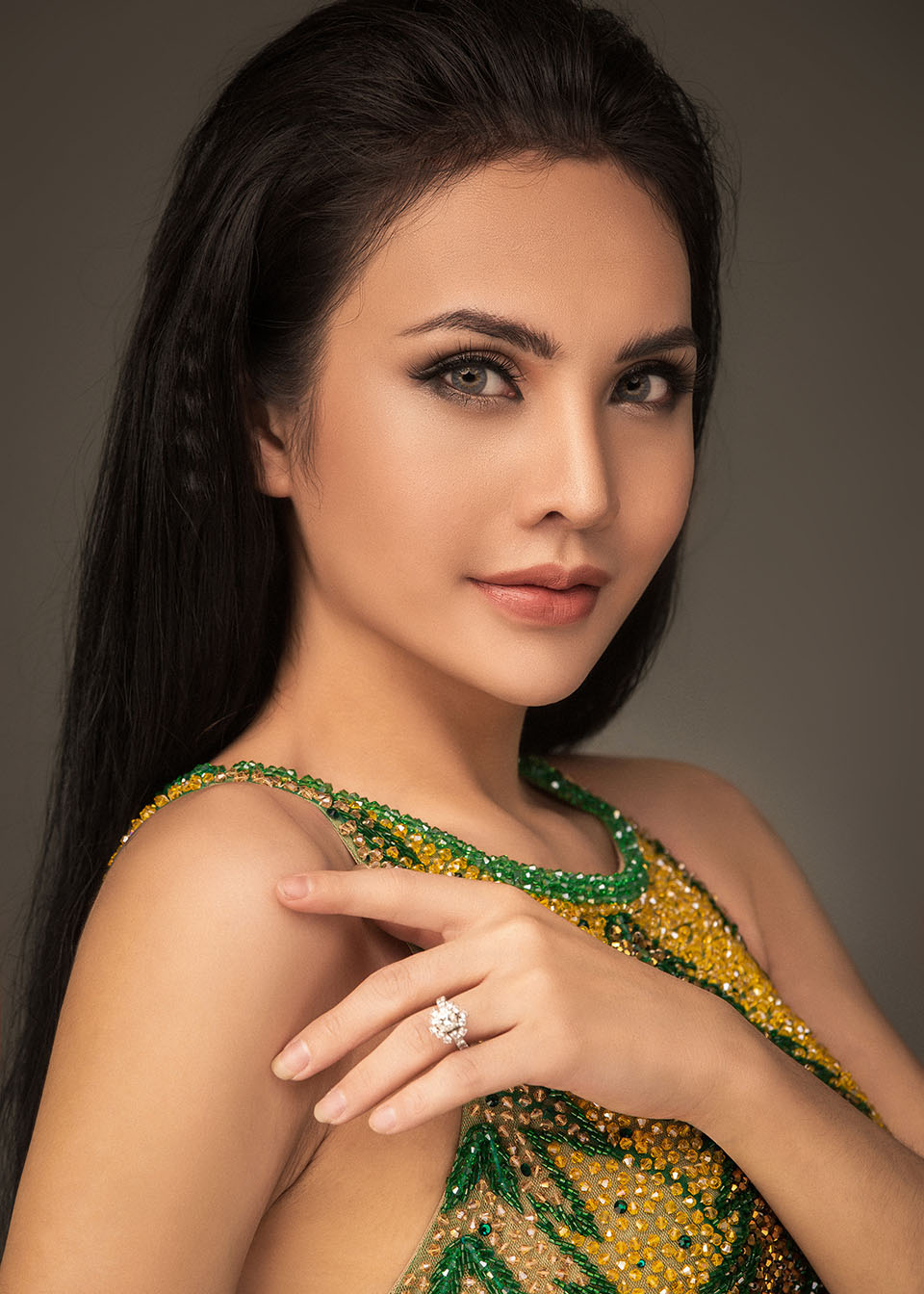 Hưng Lee - mỹ nhân sáng giá tại Miss International Queen Vietnam 2020