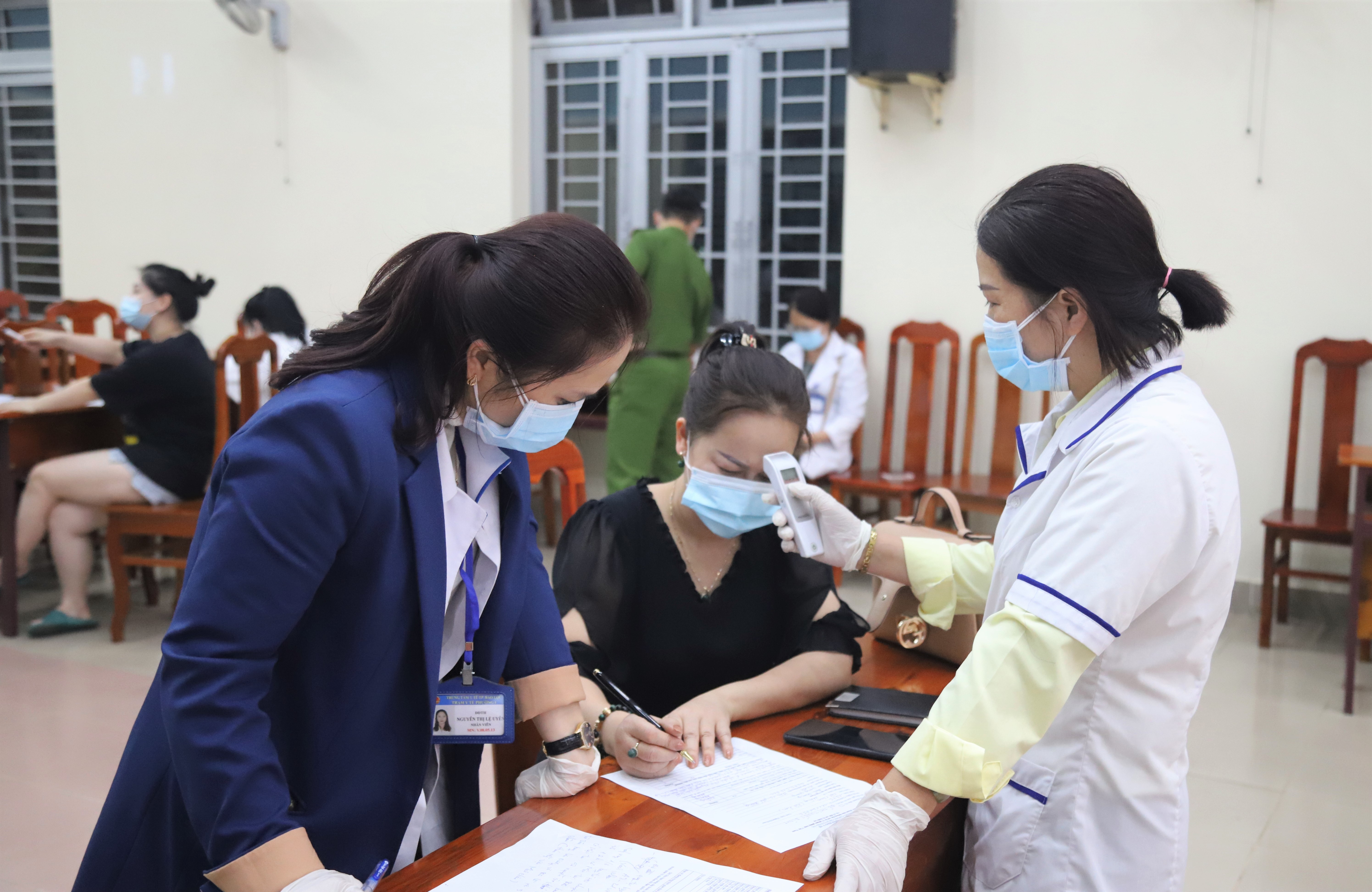 Lâm Đồng: 31 người từ nhiều tỉnh, thành vô tư tham khai trương thẩm mỹ viện 