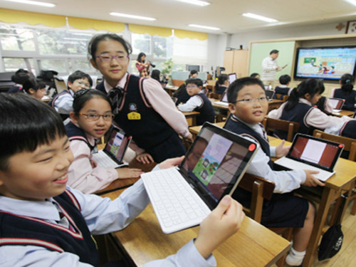 “Lớp học thông minh” với Samsung giúp học sinh tập trung tốt hơn và hứng thú hơn với bài giảng