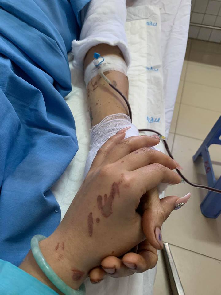 Hình ảnh chị Nguyễn Thị Ngọc Trâm và anh Võ Duy Nghiêm tại bệnh viện sau khi xảy ra vụ việc chấn động, do chị Trâm cung cấp 