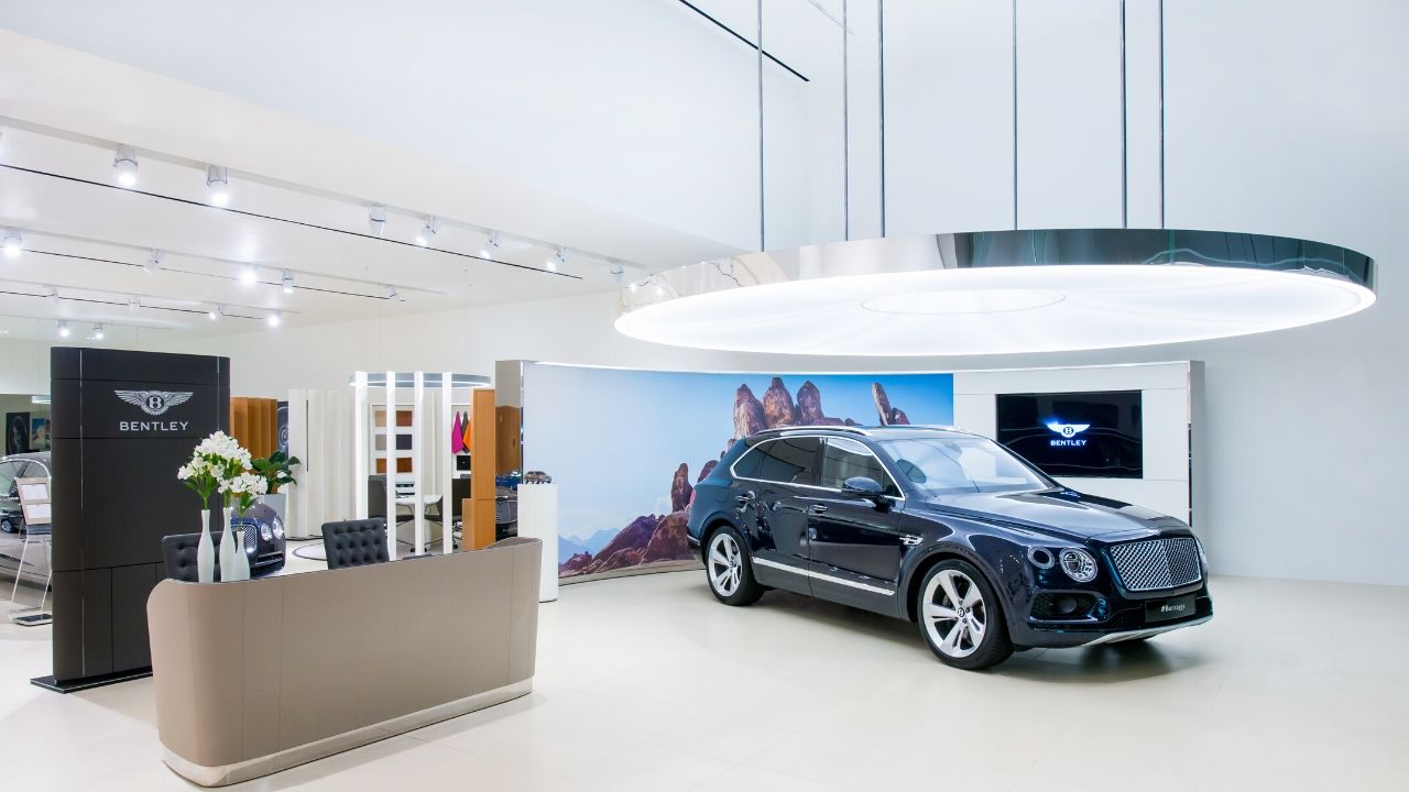 showroombentleysingapore_TWJU.jpg?width=500
