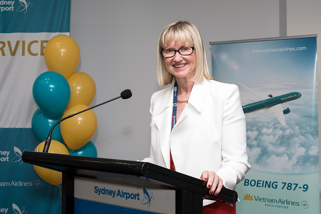 Bà Kerrie Mather - Giám đốc điều hành sân bay Sydney phát biểu tại sự kiện