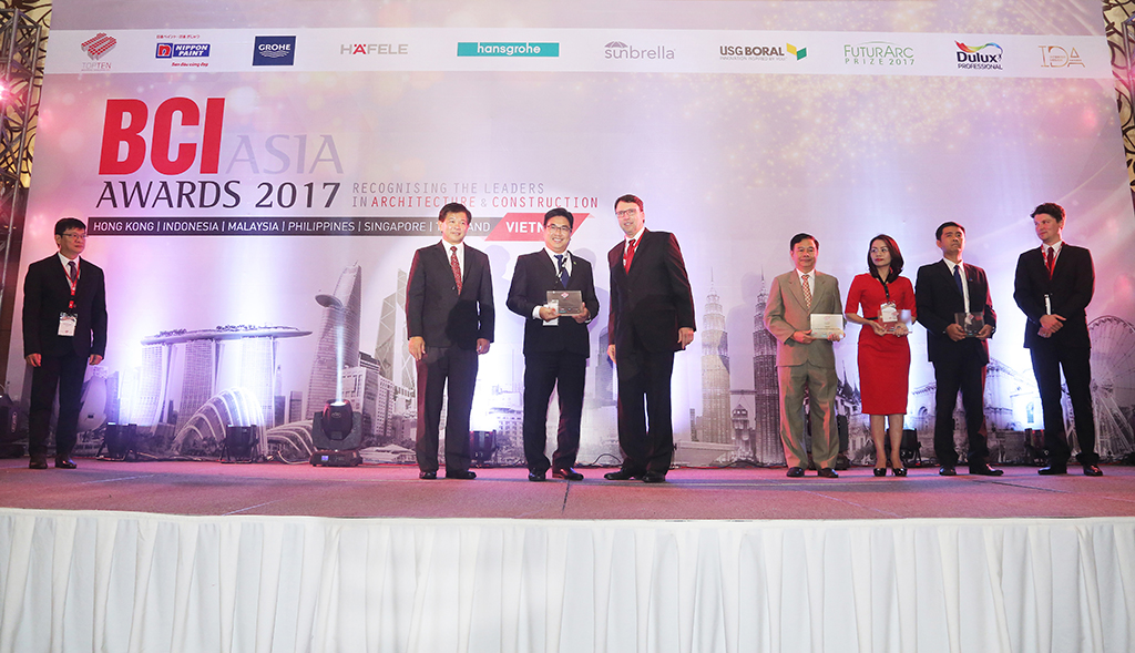 Tập đoàn Novaland vinh dự nhận Giải thưởng BCI Asia Awards 2017 - Top 10 chủ đầu tư bất động sản tốt nhất VN 2017	