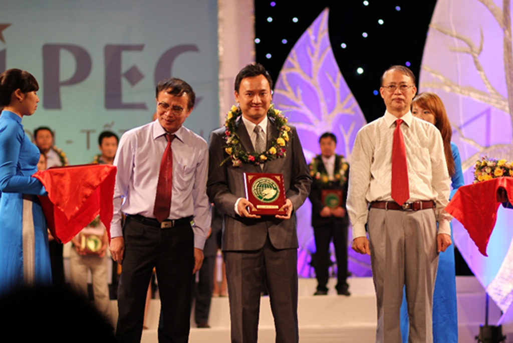 Hi-Pec nhận giải thưởng “Vì môi trường xanh quốc gia” năm 2013
