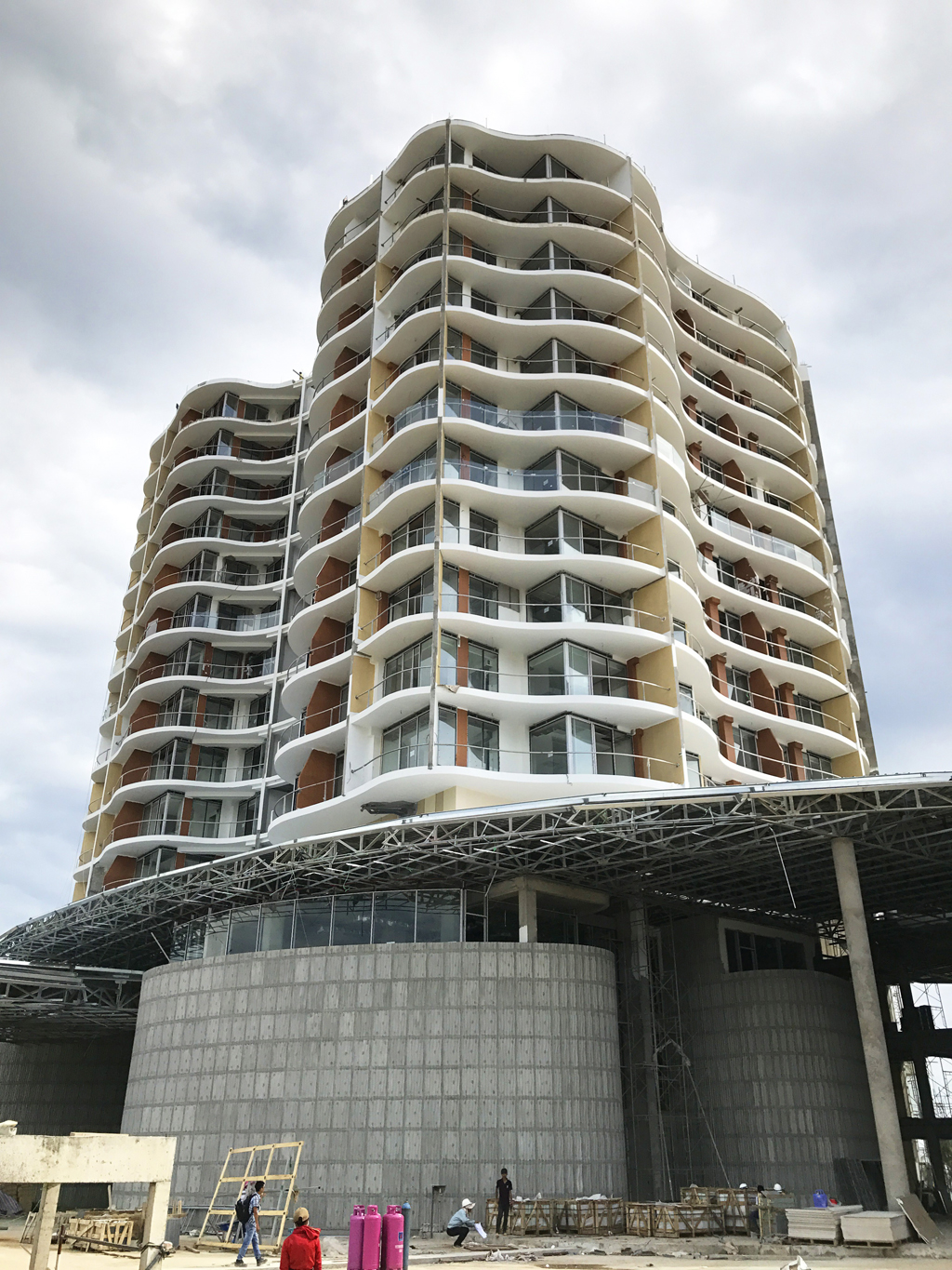 Kiến trúc hiện đại, độc đáo từng chi tiết của InterContinental Phu Quoc Long Beach Resort & Residences, thuyết phục nhiều khách hàng