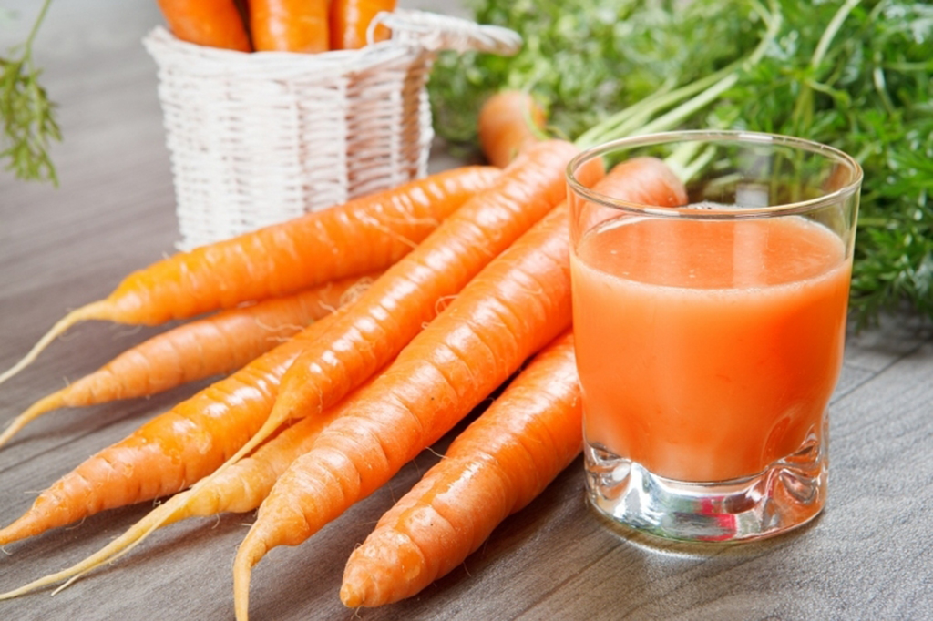 Cà rốt giúp da khỏe mạnh hơn, chống lại tác nhân gây hại bên ngoài, hỗ trợ điều trị và ngăn ngừa mụn trứng cá