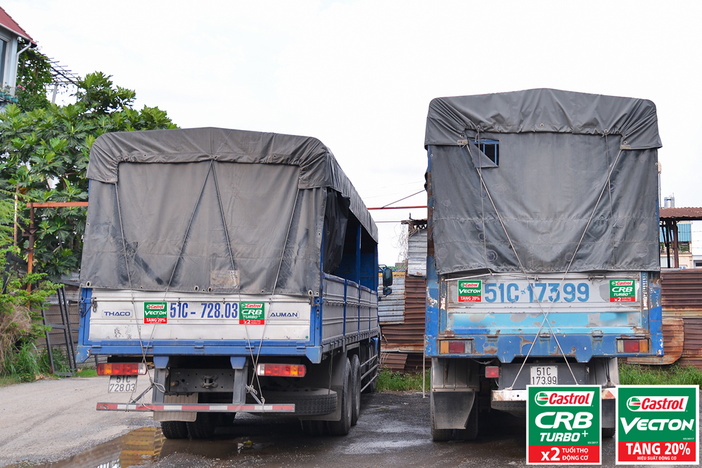 Sáng kiến gắn liền những chiếc sticker phản quang từ nhãn hàng Castrol được xem là một giải pháp cảnh giác an toàn cho các xe tải đường dài