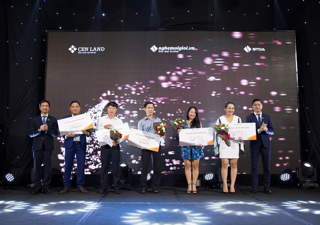  Tại sự kiện, CENLAND đã vinh danh những Nhà kết nối trên toàn quốc có kết quả kinh doanh xuất sắc trong 6 tháng đầu năm 2017