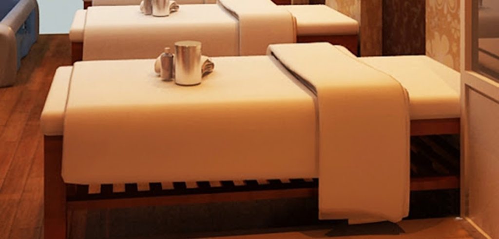 Chọn giường massage với kích cỡ phù hợp với không gian và thiết kế spa của bạn
