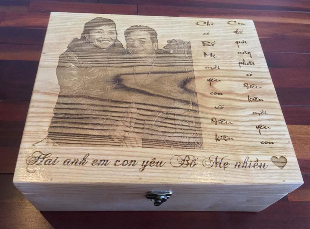 Điều ý nghĩa bên trong hộp gỗ sồi này là gì đây?