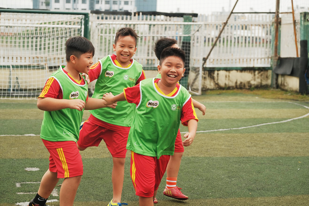 Thầy Nguyễn Trí Sang (Bộ môn Giáo dục thể chất, trường Lương Thế Vinh, Q.7) cũng đánh giá những giải đấu như thế này mang lại cho các em niềm vui, kinh nghiệm thi đấu và khơi gợi niềm đam mê thể thao