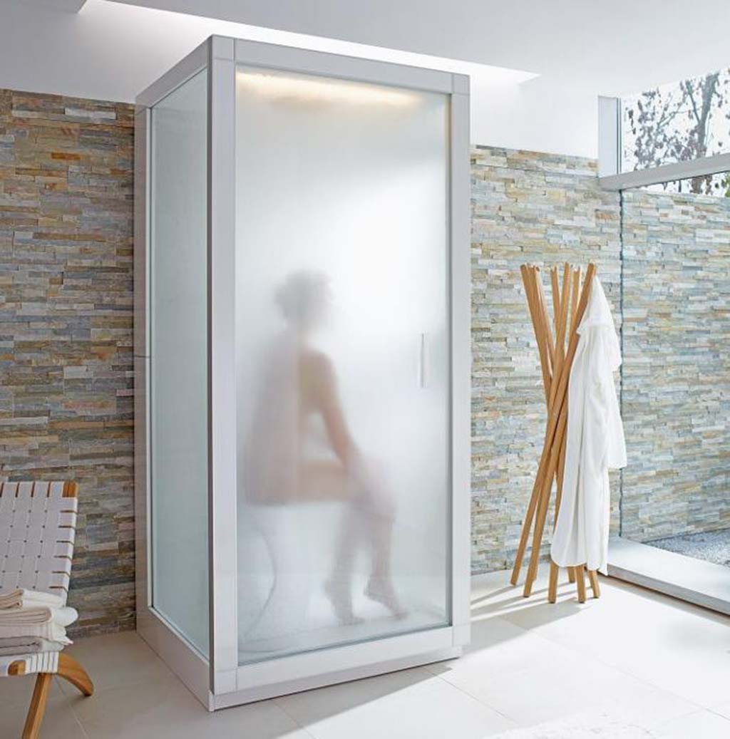 Phòng xông hơi ướt kết hợp phòng tắm kính, giúp tiết kiệm chi phí và diện tích