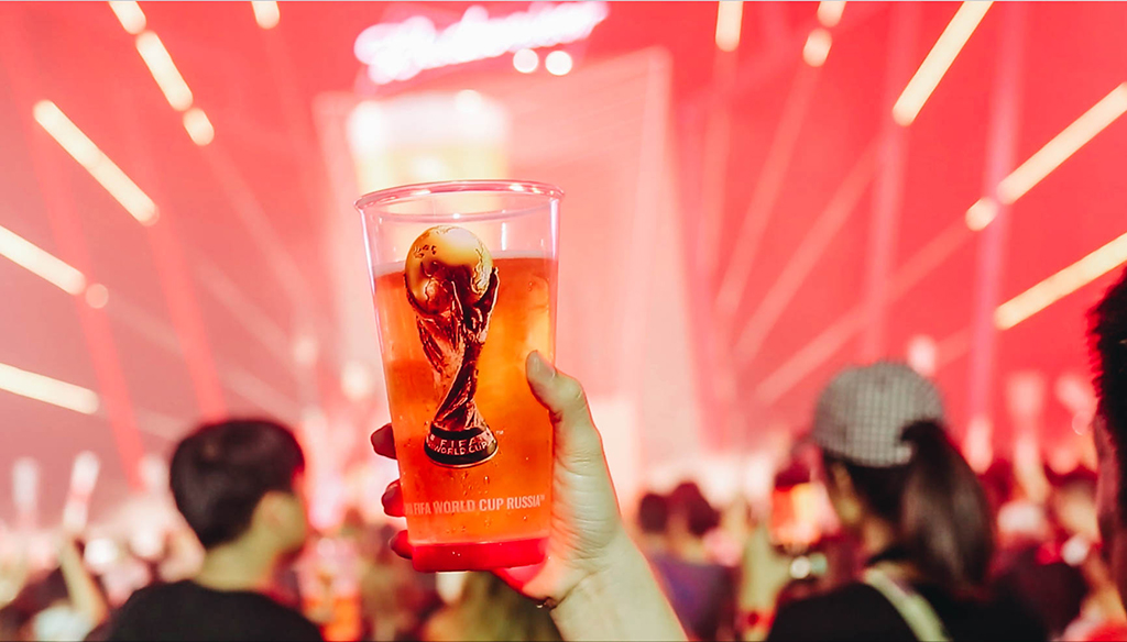 8 triệu chiếc ly phát sáng của Budweiser sẽ đồng hành cùng người hâm mộ khắp thế giới tại World Cup 2018