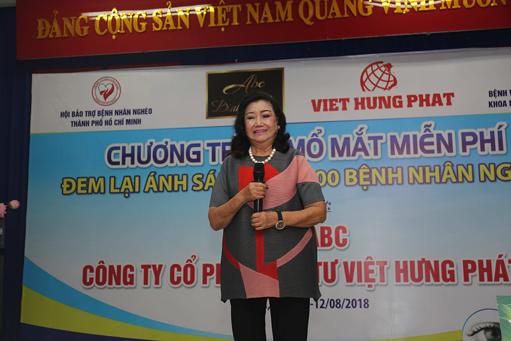 NSND Kim Cương phát biểu tại chương trình