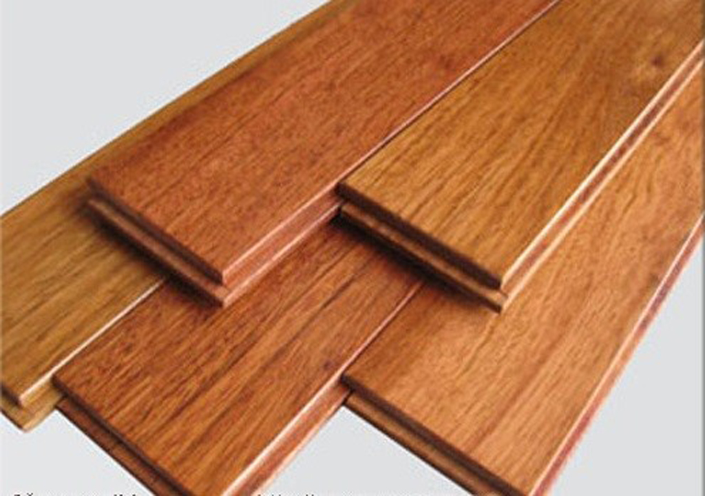 Ván lót sàn chất liệu gỗ tự nhiên tăng không gian ấm cúng, sang trọng