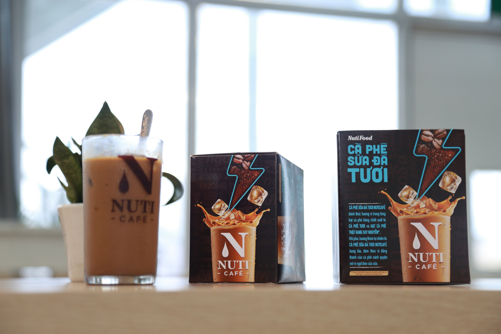 Bằng cách đóng gói cà phê sữa đá vào gói cà phê hòa tan Nuticafé, NutiFood mong muốn giới thiệu văn hóa ẩm thực Việt rộng rãi đến bạn bè quốc tế