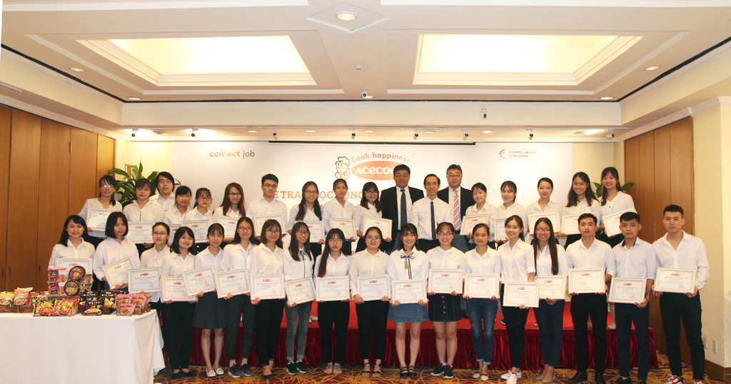 Lễ trao học bổng tại cho 33 sinh viên tại Hà Nội ngày 31.8