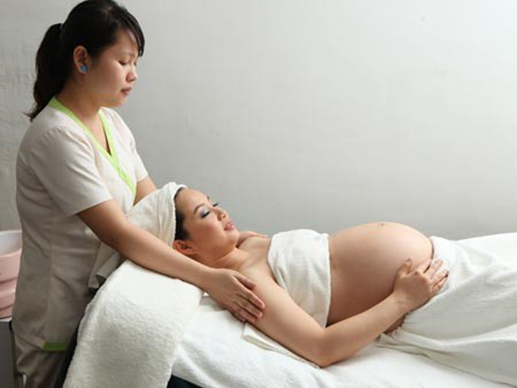 Massage cho mẹ bầu