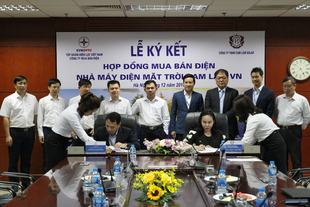 Lễ ký kết Hợp đồng mua bán điện Nhà máy điện mặt trời Cam Lâm Solar tại Trụ sở Tập đoàn điện lực Việt Nam ngày 4.12.2018