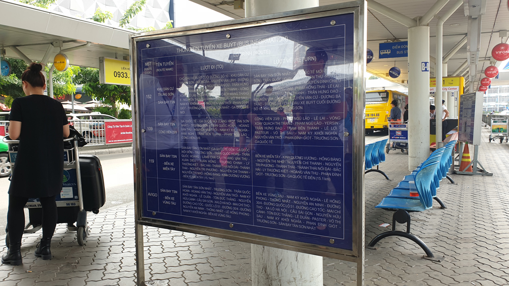 Bảng thông tin tuyến xe buýt liên tỉnh hạng sang tại sân bay Tân Sơn Nhất
