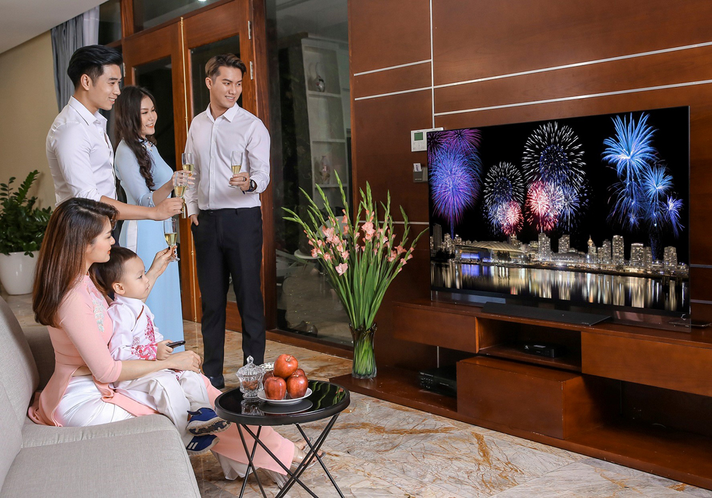 TV LG OLED 4K “hút khách” dịp tết