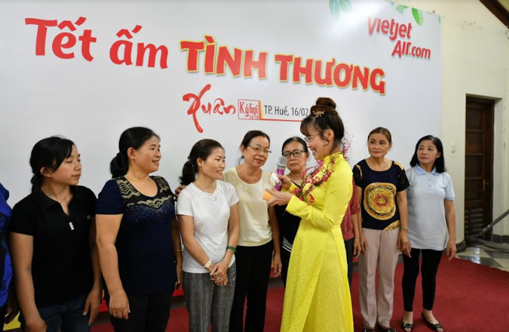 Nhân dịp xuân Kỷ Hợi 2019, phần quà đặc biệt dễ thương là những chú heo xinh may mắn đã được gửi tới các mẹ, các dì tại làng trẻ S.O.S