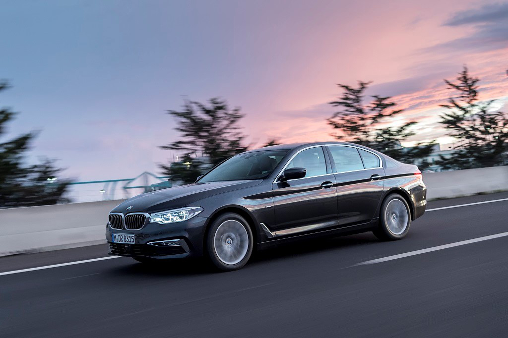 BMW 5-Series mới nhẹ hơn, linh hoạt hơn và mạnh mẽ hơn