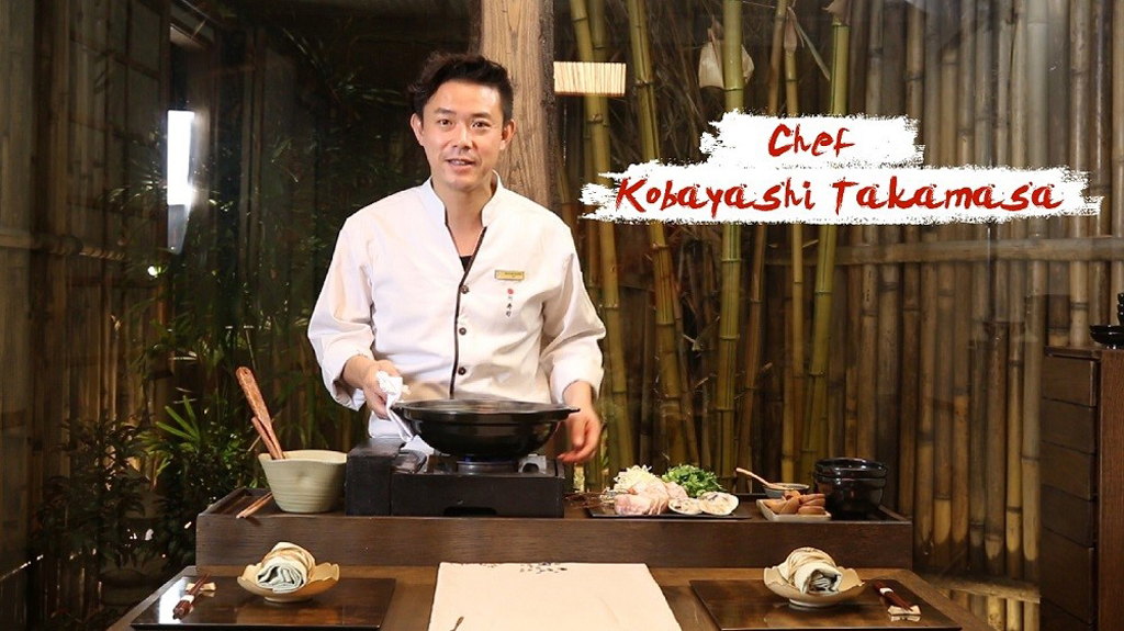 Bếp trưởng có hơn 25 năm kinh nghiệm từng làm trong các nhà hàng nổi tiếng của Nhật Bản là người tạo nên những món ăn trứ danh tại YEN
