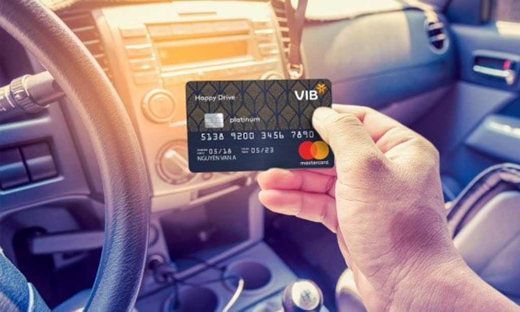 VIB là ngân hàng tiên phong giới thiệu dòng thẻ dành riêng cho những người sở hữu ô tô. Thông tin về các dòng thẻ tín dụng VIB xem tại www.vib.com.vn (nhưng landing page là https://vib.com.vn/wps/portal/vn/product-landing/the-ngan-hang/the-tin-dung)