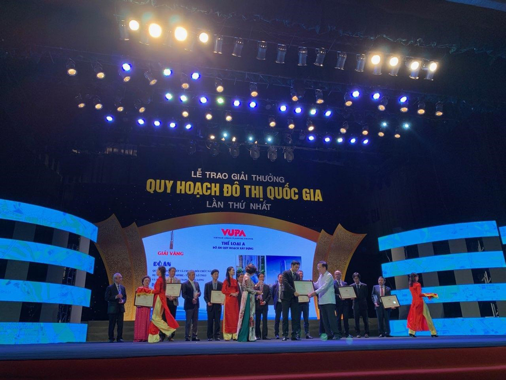 Gala trao giải lần thứ nhất vừa được tổ chức trọng thể vào ngày 25.4 tại Cung Văn hóa Hữu nghị Việt Xô. Chương trình được phát sóng trực tiếp trên kênh VTC1 và nhận được sự quan tâm của giới chuyên môn lẫn đông đảo truyền thông 