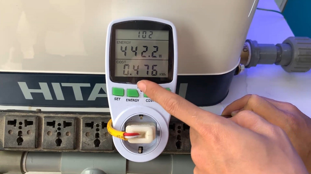 Test thử hoạt động liên tục trong vong 1h, máy tiêu thụ hết 0,47 số điện khi mở 3 vòi