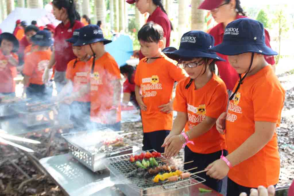 Các em tự tay chế biến một món ăn yêu thích 