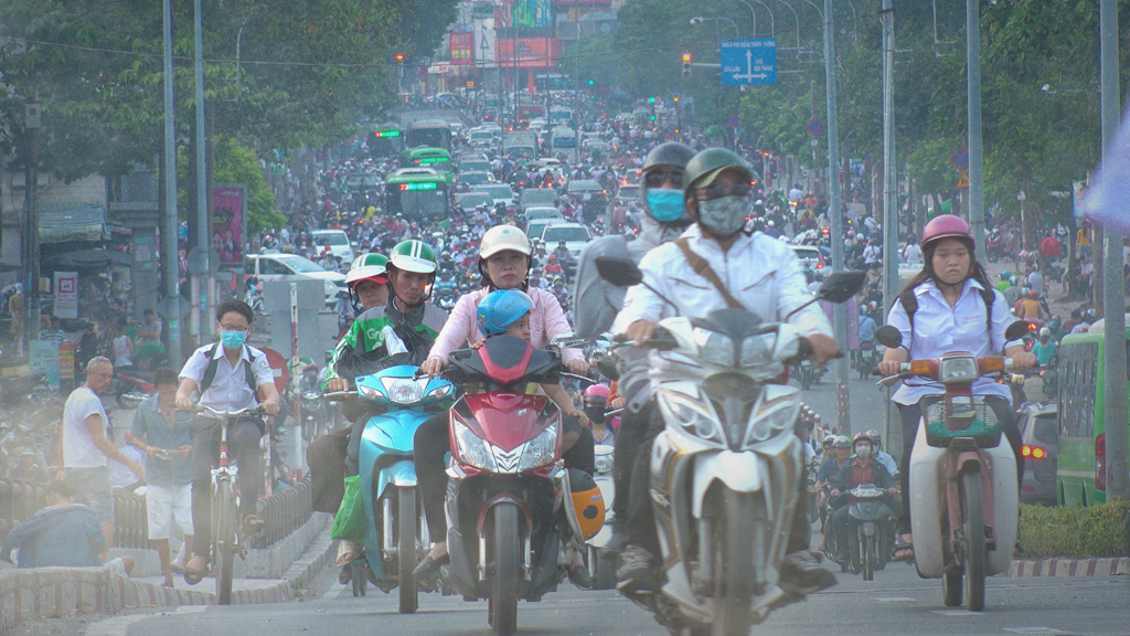 Các đô thị lớn thường xuyên nằm trong tình trạng không khí ô nhiễm “báo động đỏ”