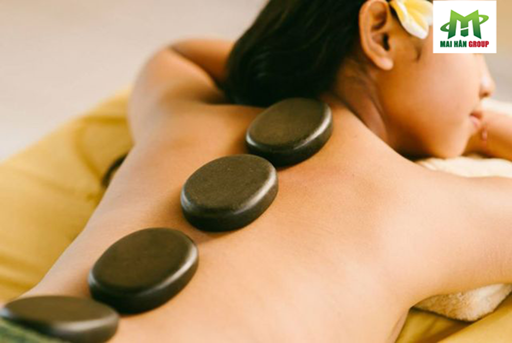 Dịch vụ massage đá nóng tại Day Spa